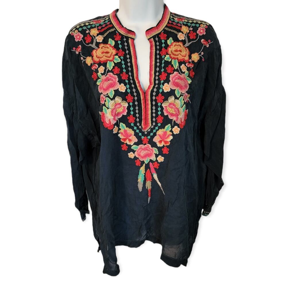 Johnny Was Navy Floral Embroidered Tunic Top with Keyhole Neckline Size small